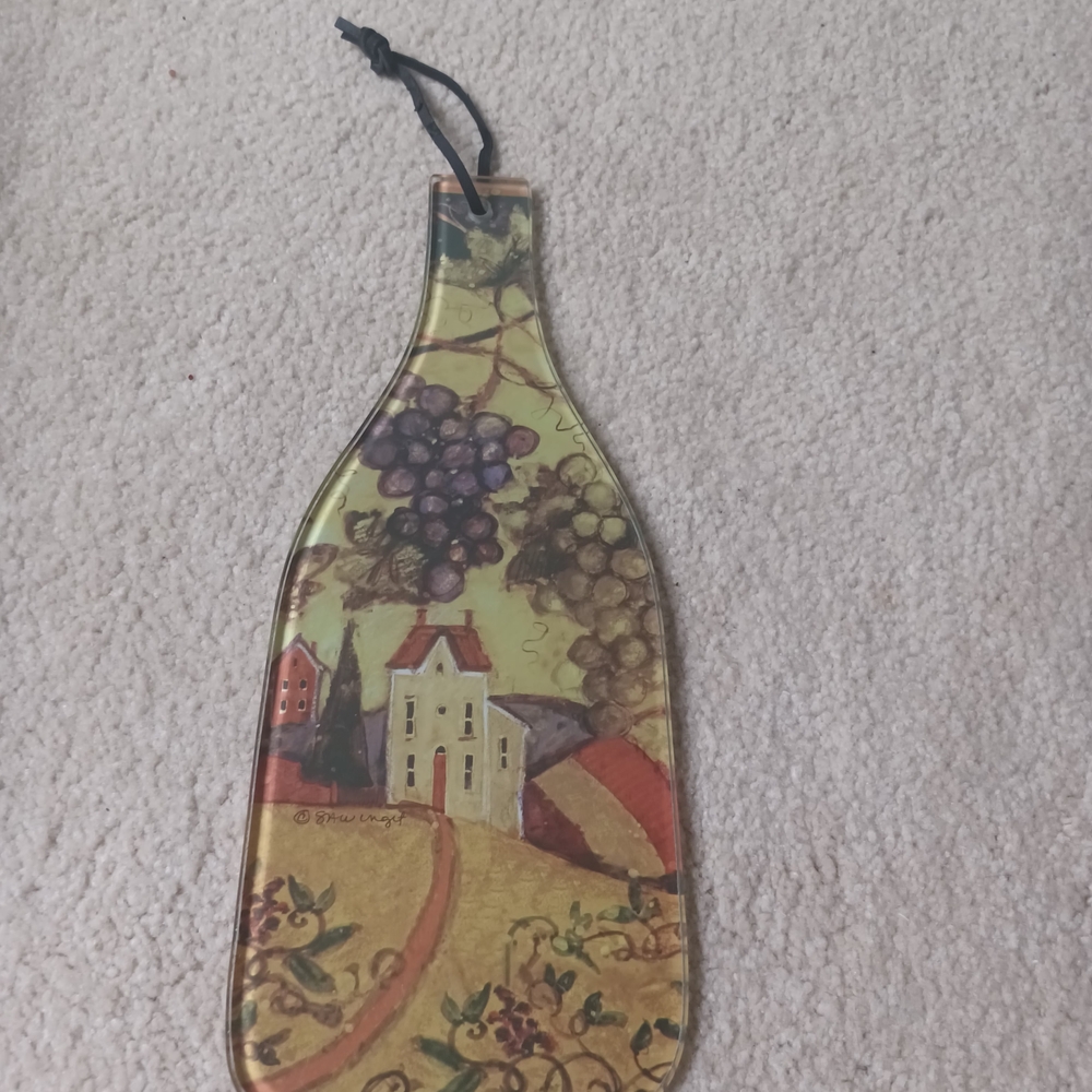 Decorative Glass Cheese Board with Vineyard Design